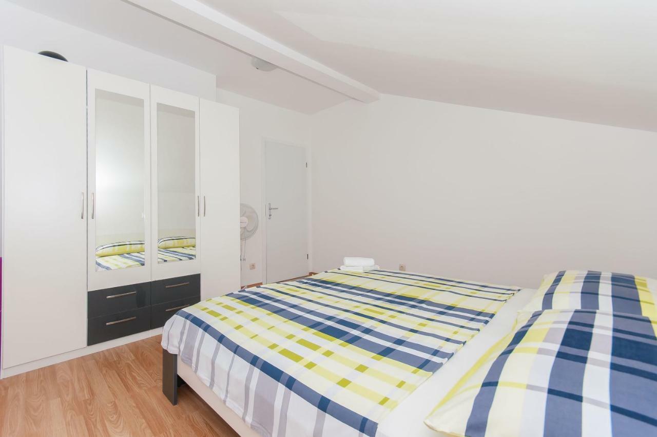 Modern Apartamento Duće Exterior foto