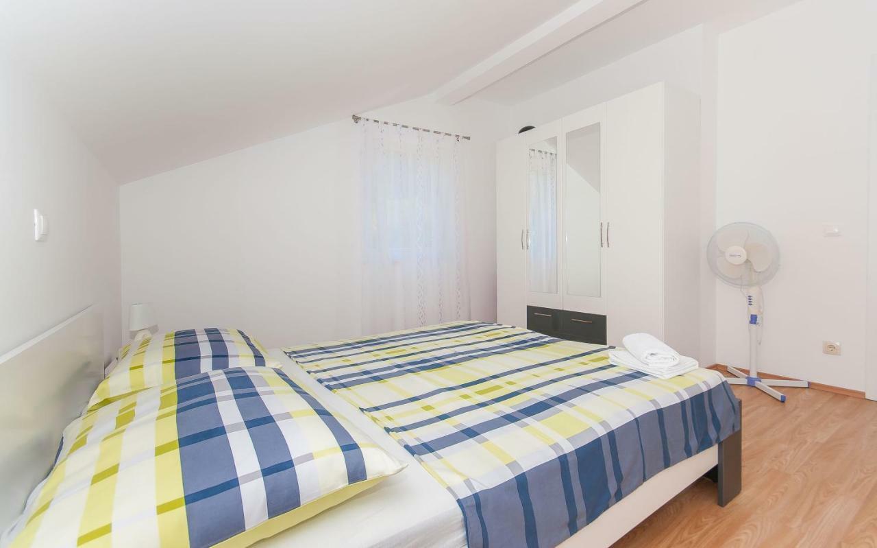 Modern Apartamento Duće Exterior foto