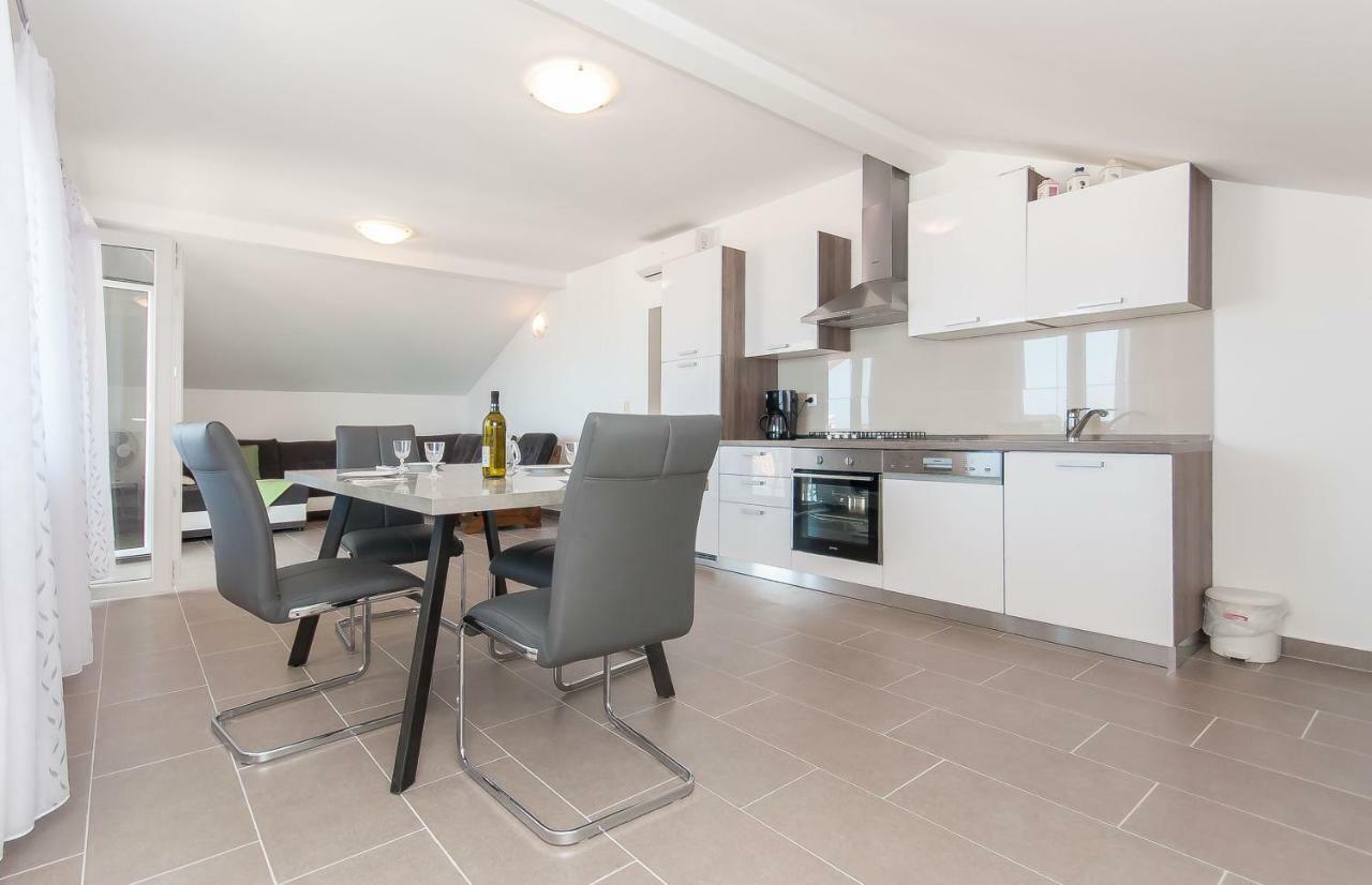 Modern Apartamento Duće Exterior foto